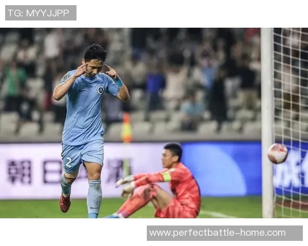 中超惊现冷门切尔西大胜里昂红牌事件引发全场热议