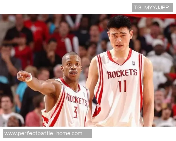 姚明热血拼搏瞬间展现篮球精神与奋斗不息的激情岁月