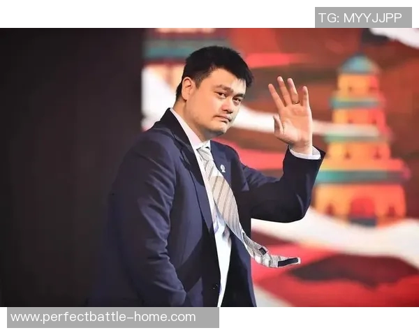 姚明手印长度揭秘：篮球巨星的手掌尺寸与其职业生涯的关系分析