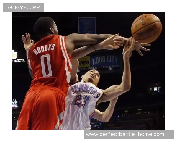 姚明跟腱断裂的背后故事与篮球生涯的重大转折点分析