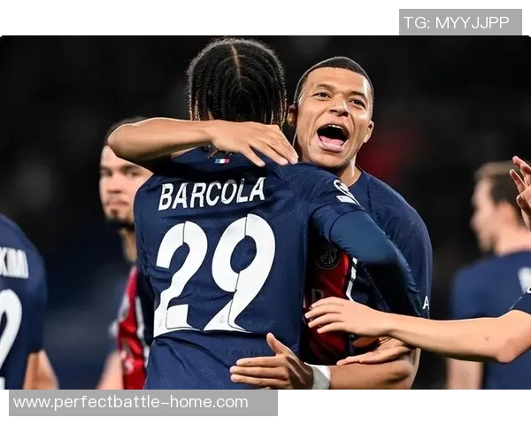 英超激战巴萨与巴黎圣日耳曼1比1平局引发全场热议