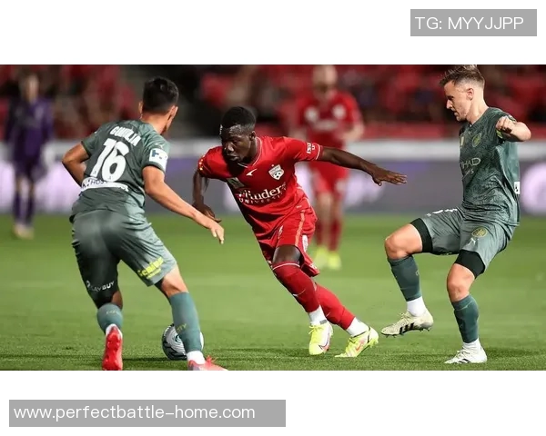 意甲焦点战：拜仁与那不勒斯战平引发转会传闻热潮