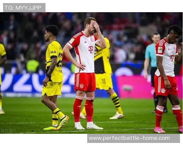 英超精彩对决里昂逆转拜仁帽子戏法引发争议判罚热议 英超精彩对决里昂逆转拜仁帽子戏法引发争议判罚热议