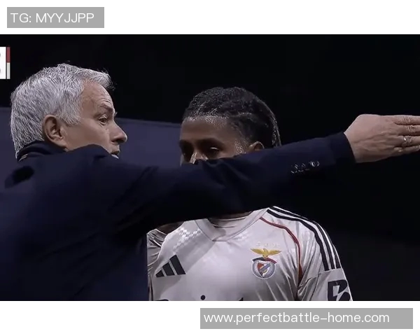 世界杯曼城与本菲卡激战四三乌龙球引发争议判罚全场沸腾 世界杯曼城与本菲卡激战四三乌龙球引发争议判罚全场沸腾