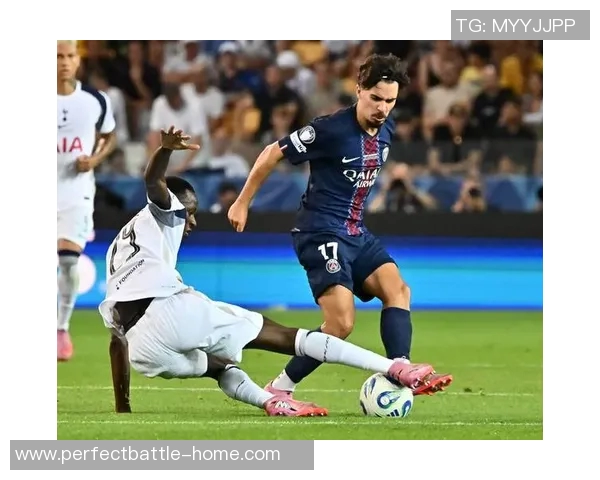 英超焦点战平局皇马与巴黎圣日耳曼激战成和乌龙球引发全场轰动