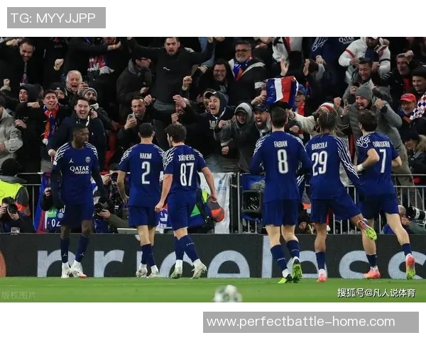 德甲热战：多特蒙德与利物浦激战成平点球争议引发全场沸腾