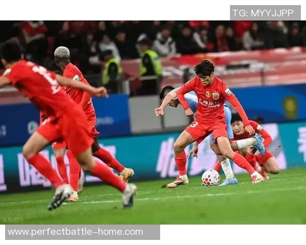 中超赛场惊现冷门巴黎圣日耳曼3-0莱比锡补时进球引发全场狂欢