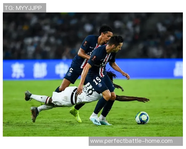 中超联赛波尔图与巴黎圣日耳曼激战成平局全场精彩瞬间回顾