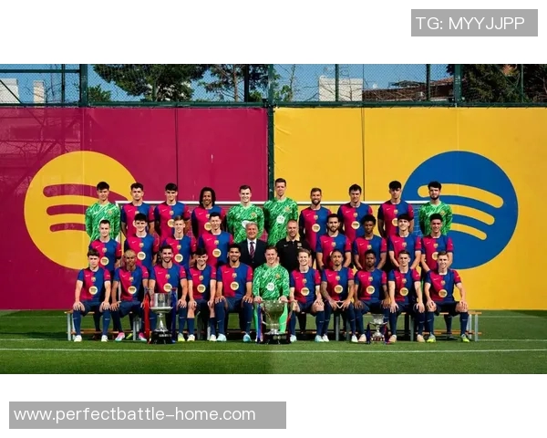 中超精彩对决那不勒斯狂胜巴萨帽子戏法点燃全场激情