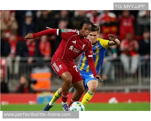 国王杯激战：多特蒙德大胜本菲卡6-2绝杀时刻引发全场狂欢与转会热议